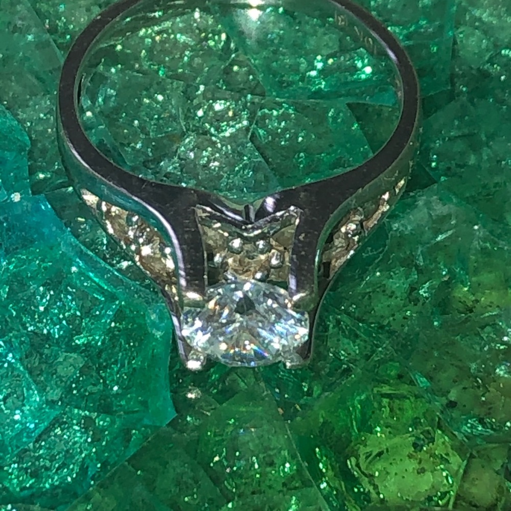 10 KT White Gold 1 Ct Solitaire Floating CZ  Ring